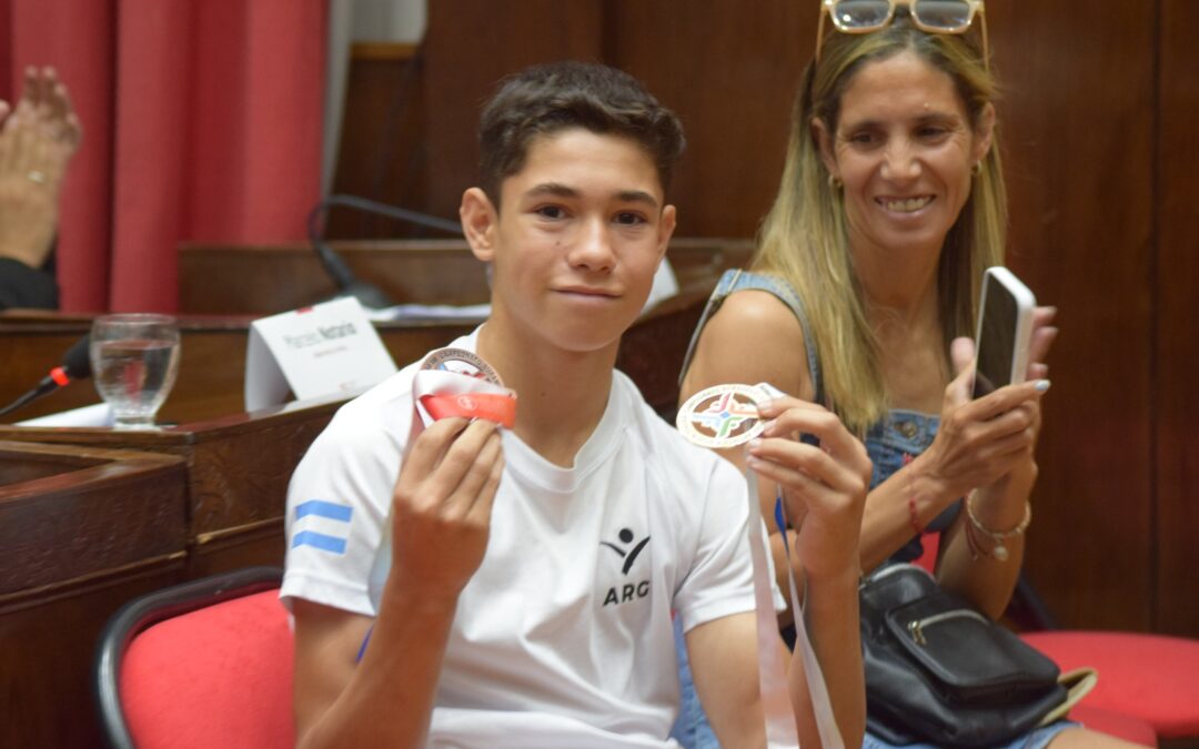 MORÓN: ÚLTIMA SESIÓN ORDINARIA HCD: APROBACIÓN DE LAS COMPENSACIONES DE PARTIDAS DEL EJERCICIO 2024, HOMENAJES Y RECONOCIMIENTOS, Y DESPEDIDAS